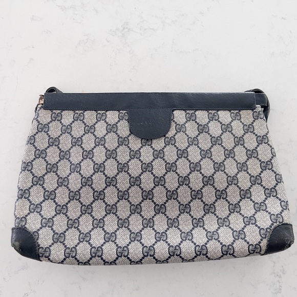 Vintage Gucci Navy Coated Canvas Clutch - Picture 8 of 8